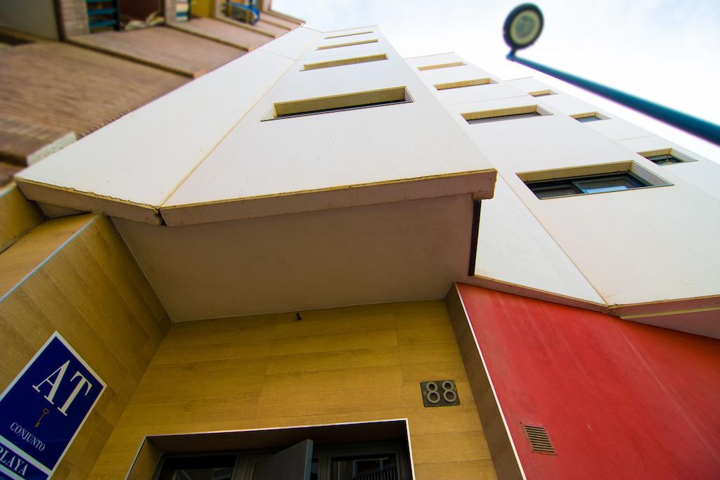 Apartamentos 16:9 Playa Suites Almeria Exterior photo
